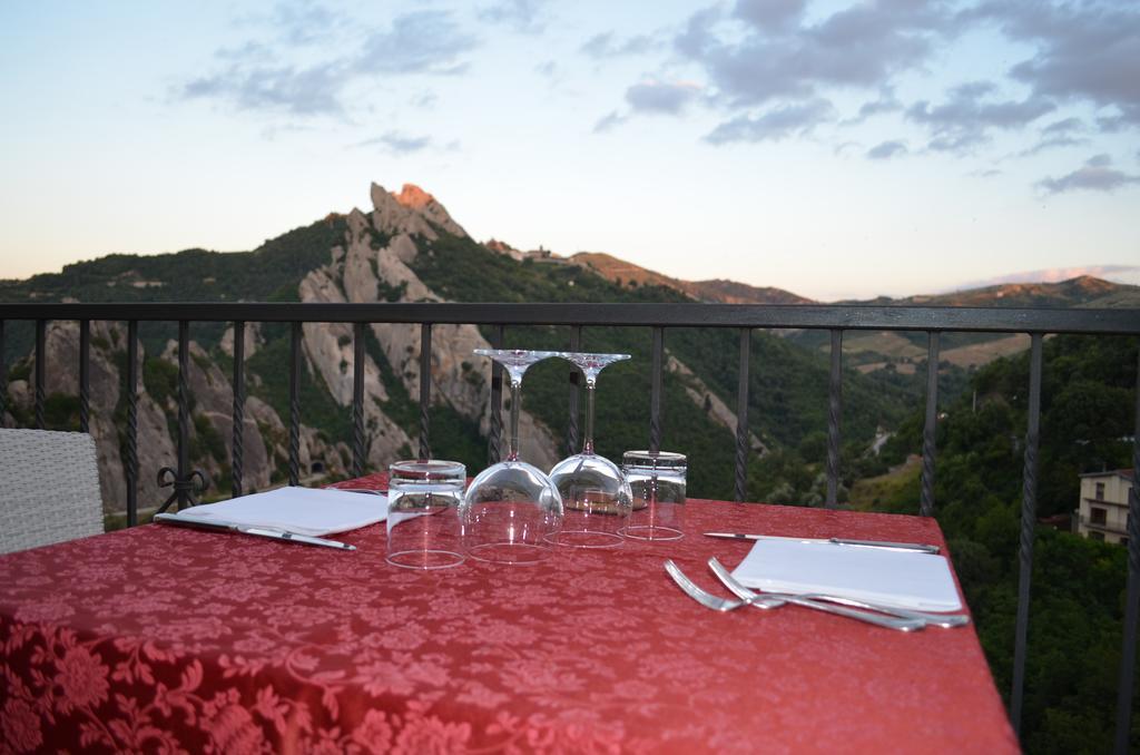 La Locanda Di Castromediano Castelmezzano Exterior foto